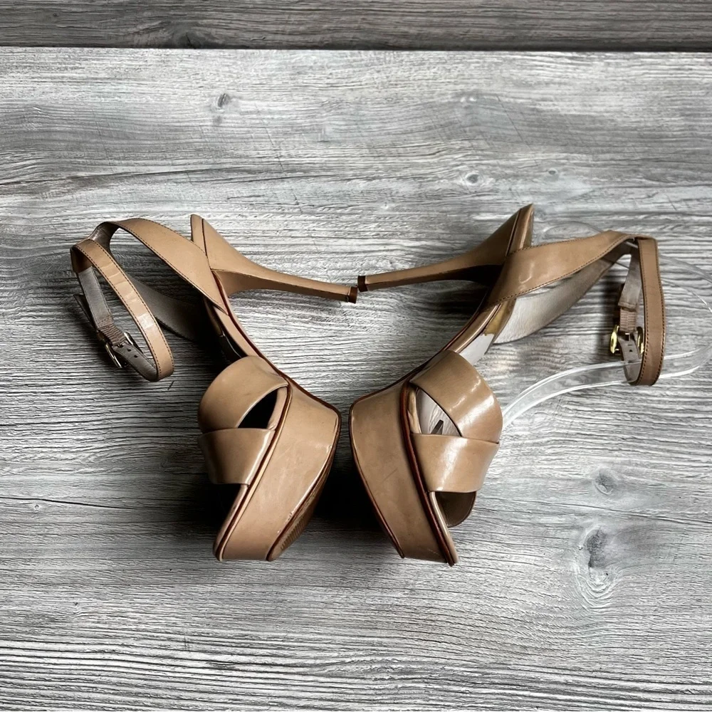 Michael Kors Gideon leather taupe beige platform strappy sandal heels size 7.5